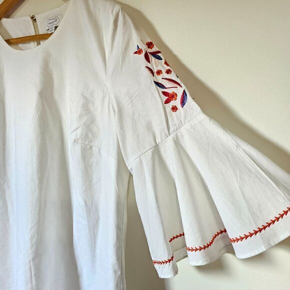 EUC MUDPIE WHITE EMBROIDERED BELL SLEEVES VINTAGE STYLE DRESS SIZE M - Picture 9 of 16